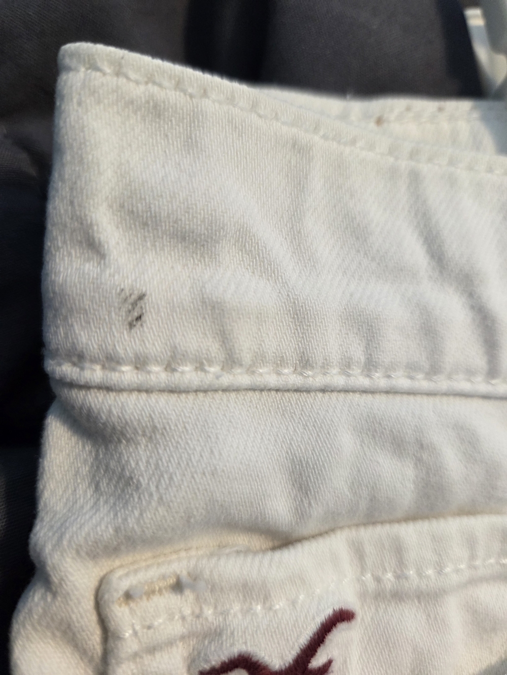 Hollister Women's White Denim Shorts - Picture 4 of 4